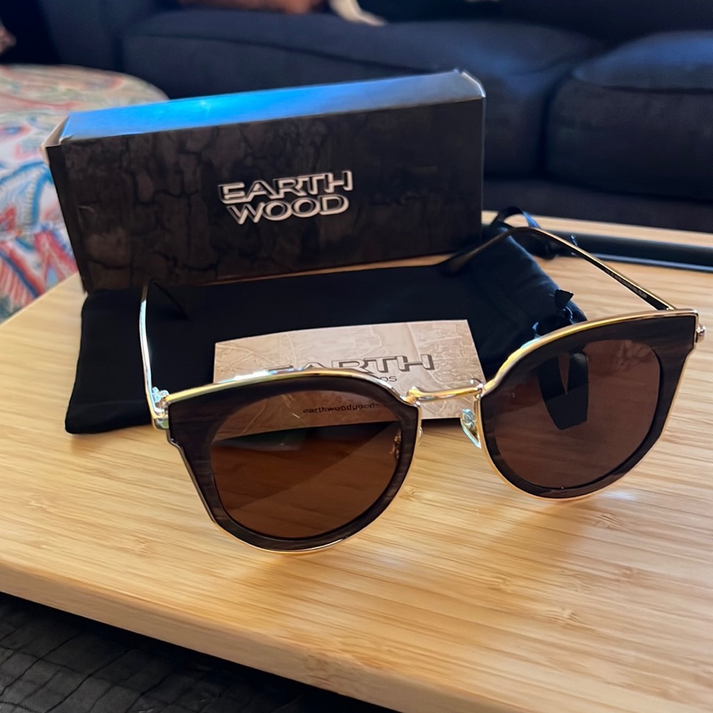 Earth Wood karekare polarized sunglasses with espresso brown frame